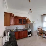 Bright, Spacious Classic In The Center Apartment *