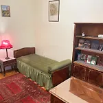 Bright, Spacious Classic In The Center Apartment *