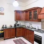 Apartment Bright, Spacious Classic In The Center Budapest