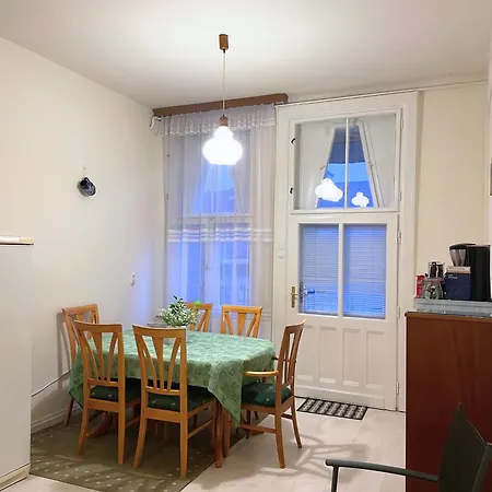 Lejlighed Bright, Spacious Classic In The Center