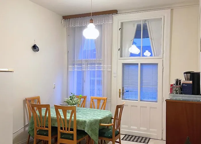 Lejlighed Bright, Spacious Classic In The Center