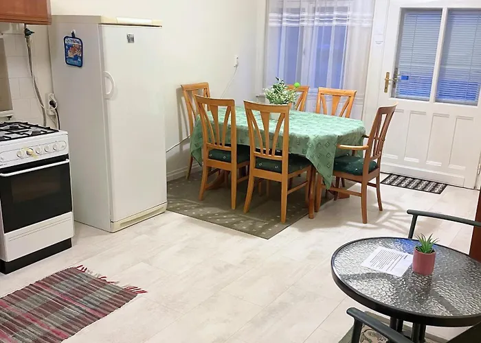 Bright, Spacious Classic In The Center Budapest